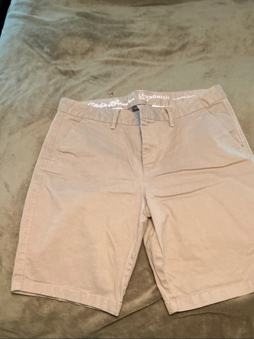 Eddie Bauer women’s Khaki Tan Bermuda Shorts